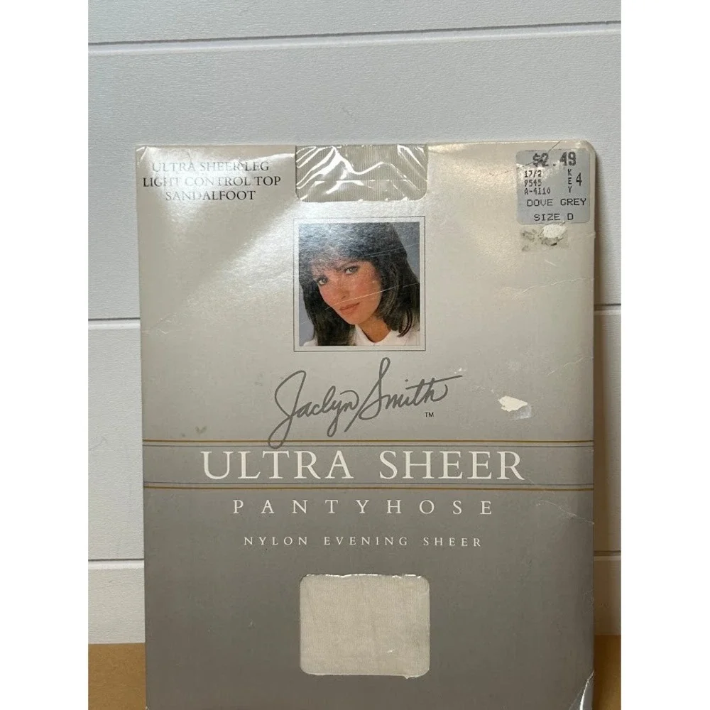 Jaclyn Smith Ultra Sheer Pantyhose Dove Grey Light Control Top Sandalfoot Size D